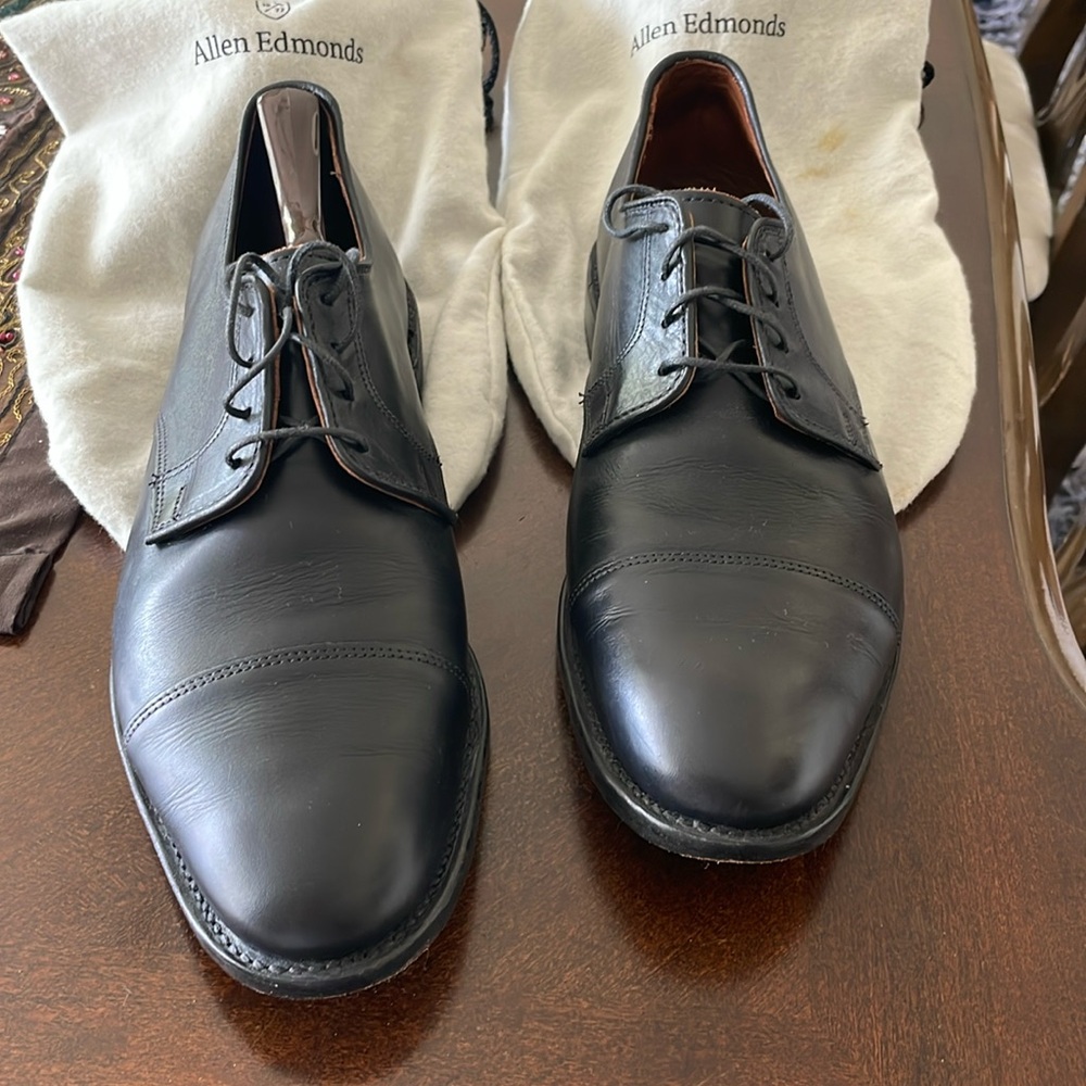 Allen Edmonds , black leather, size 10 men’s, very good condition
